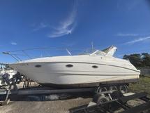 2000 Larson Cabrio 330 Mid Cabin – Stk# 41394