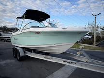 2020 Robalo Dual Console 207 – Stk# 41618