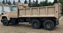 1990 Ford LT9000 Dump Truck