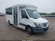 2017 FREIGHTLINER PINNACLE