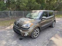 2013 KIA SOUL -  WINDSHIELD IS CRACKED