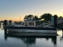 METAL SHARK 38 DEFIANT ALUMINUM BOAT