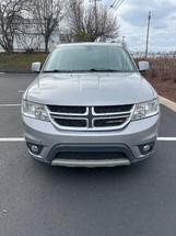 2019 DODGE JOURNEY SE - MAY NEED NEW BATTERY