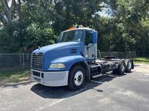 2011 Mack Trucks CXU