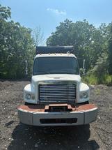 2006 Freightliner M2106