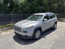 2018 JEEP CHEROKEE -   WINDSHIELD IS CRACKED  
