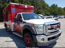 2012 FORD F450AMB