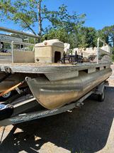  Odyssey Pontoon Boat PP0005030219 and Trailer